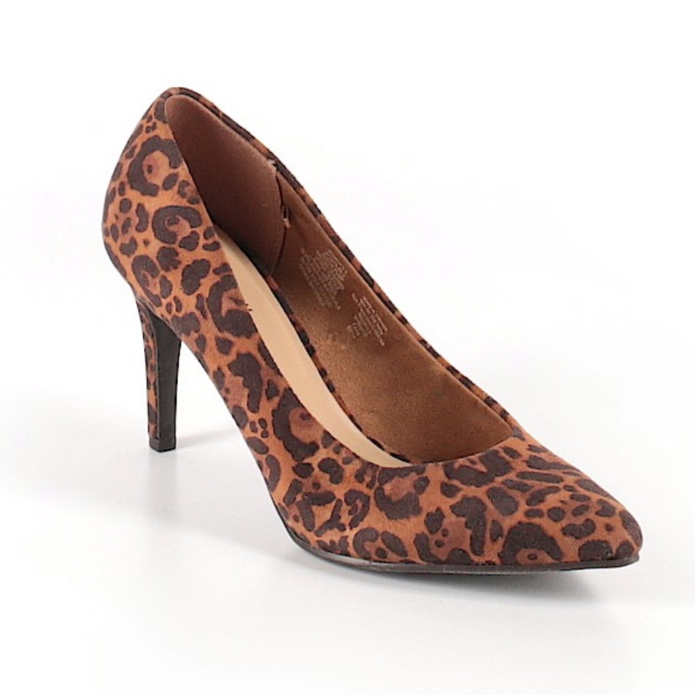 New With Tags Leopard Print Old Low Navy Heels